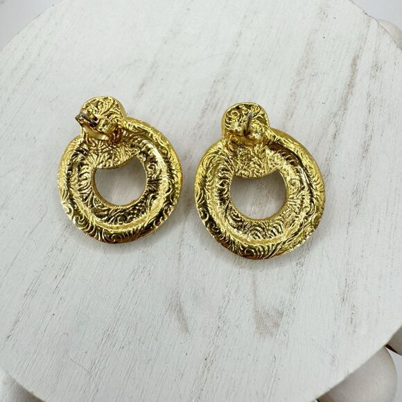 Vintage 1928 Porcelain Rose With Enamel Hoop Earrings Retro Classic Coquettegirl - Picture 2 of 9